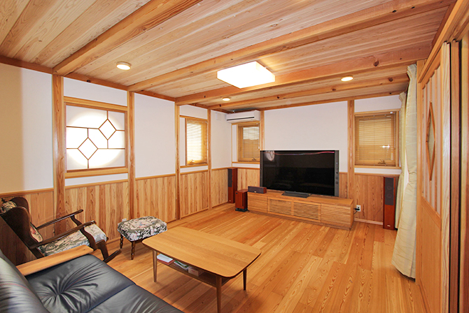 温故知新の家。日本の伝統工法である真壁×構造現しの和風住宅の写真2
